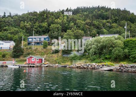 Dildo-Stadtschild im Hollywood-Stil, das in Neufundland & Labrador, Kanada, sichtbar ist Stockfoto