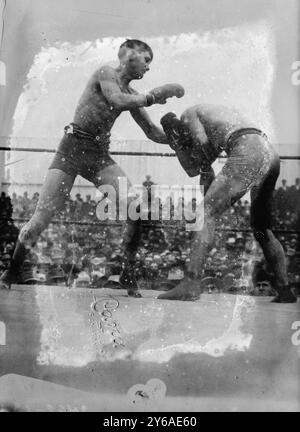 Runde 10 - Wolgast in einer schlechten Weise, Foto zeigt Boxer Adolph Wolgast im Kampf mit Willie Ritchie in der Nähe von San Francisco, CA. 28.11.1912, Boxen, Glasnegative, 1 negativ: Glas; 5 x 7 Zoll Oder kleiner. Stockfoto