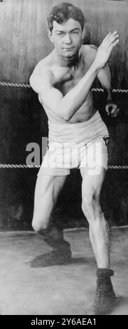 Oliver Kirk, amerikanischer Boxer und zweifacher Olympiasieger, zwischen ca. 1910 und ca. 1915, Glasnegative, 1 negativ: Glas; 5 x 7 Zoll Oder kleiner. Stockfoto