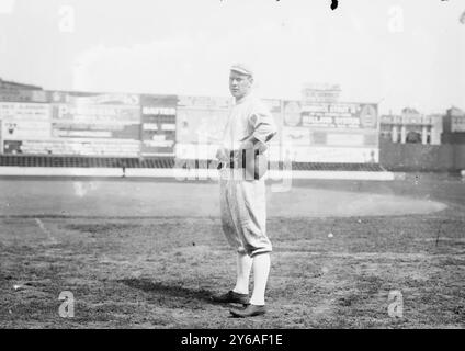 Hick Cady, Boston AL, im Fenway Park, Boston (Baseball), 1912, Glasnegative, 1 negativ: Glas; 5 x 7 Zoll Oder kleiner. Stockfoto