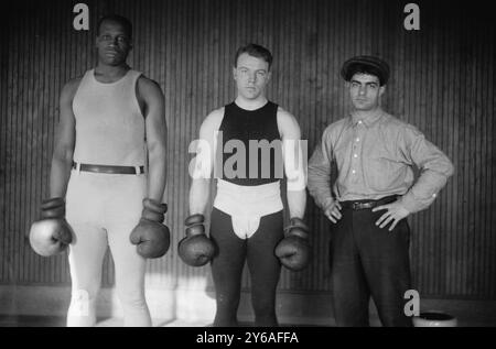 Bob Armstrong, Eddie McGoorty, Ed McMahon, Foto zeigt Boxer Bob Armstrong (alias Bob Johnson) (1873-1933), Edwin Van DuSart (alias Eddie McGoorty) (1889-1929) und Ed McMahon., 1912. November 30, Glass negative, 1 negative: Glass; 5 x 7 Zoll Oder kleiner. Stockfoto