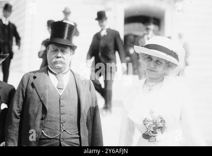 Sir Geo. & Lady Reid, Foto zeigt den australischen Politiker Sir George Houstoun Reid (1845-1918) und Lady Reid., zwischen ca. 1910 und ca. 1915, Glasnegative, 1 negativ: Glas; 5 x 7 Zoll Oder kleiner. Stockfoto