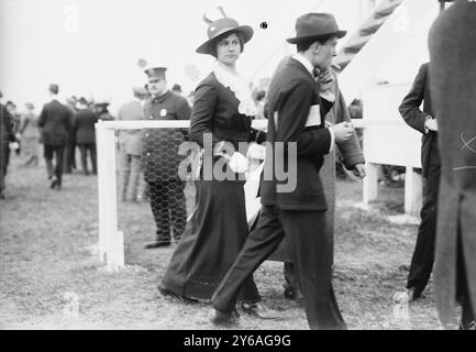 Marion Hollins, Foto zeigt Pferdefrau und Golfmeisterin Marion Hollins (1892-1944)., 7. Juni 1913, Glasnegative, 1 negativ: Glas; 5 x 7 Zoll Oder kleiner. Stockfoto