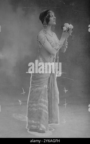 Napierkowska, Foto zeigt französische Schauspielerin, Tänzerin und Stummfilmstar Stacia Napierkowska (1891-1945)., zwischen ca. 1910 und ca. 1915, Glasnegative, 1 negativ: Glas; 5 x 7 Zoll. Oder kleiner. Stockfoto