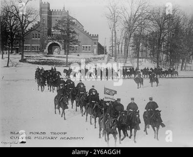 Black Horse Truppe - Culver Military Academy, zwischen ca. 1910 und ca. 1915, Glasnegative, 1 negativ: Glas; 5 x 7 Zoll Oder kleiner. Stockfoto