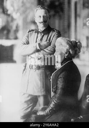 Kaiser & Kaiserin, Foto zeigt Kaiser Wilhelm II. Von Deutschland und Kaiserin Augusta Victoria., zwischen ca. 1910 und ca. 1915, Glasnegative, 1 negativ: Glas; 5 x 7 Zoll Oder kleiner. Stockfoto