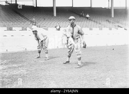 Babe Adams & Owen Wilson, Pittsburgh NL (Baseball), 1913, Glass negative, 1 negative: Glass; 5 x 7 Zoll Oder kleiner. Stockfoto