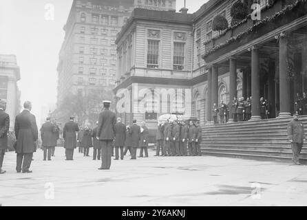 Gaynor Fun'l Funeral - Rathaus, Foto zeigt Beerdigung von William Jay Gaynor (1849-1913), Bürgermeister von New York City., 20. September 1913, Glasnegative, 1 negativ: Glas; 5 x 7 Zoll Oder kleiner. Stockfoto