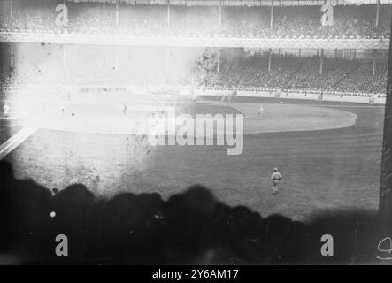 Polo Grounds, 1. Spiel der World Series, 1913, Glasnegative, 1 negativ: Glas; 5 x 7 Zoll Oder kleiner. Stockfoto