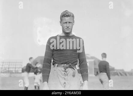 Capt. Baker, Princeton, Foto zeigt Hobart Amory Hare Baker (1892–1918), auch bekannt als Hobey Baker, ein amerikanischer Amateurfußball- und Hockeyspieler des frühen 20. Jahrhunderts., 11. September 1913, Glasnegative, 1 negativ: Glas; 5 x 7 cm. Oder kleiner. Stockfoto