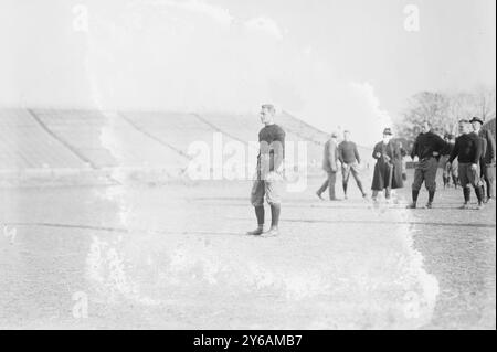 Hoby Baker, Princeton, Foto zeigt Hobart Amory Hare Baker (1892–1918), auch bekannt als Hobey Baker, ein amerikanischer Amateursportler aus dem frühen 20. Jahrhundert, der zwischen 1910 und 1915 die Princeton University besuchte, Glass negative, 1 negative: Glass; 5 x 7 cm. Oder kleiner. Stockfoto