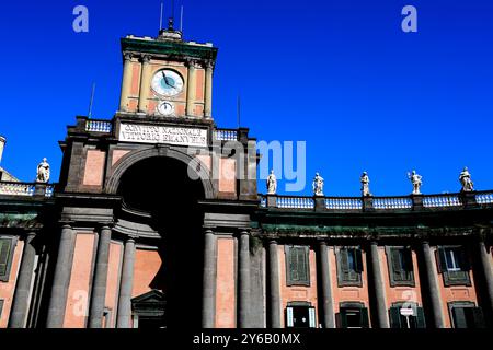 Der Convitto Nazionale Komplex auf der Piazza Dante in Neapel Italien Stockfoto