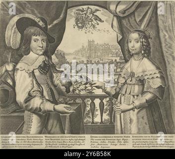 Porträt von Wilhelm II., Prinz von Orange, und Maria Henrietta Stuart, Porträt von Wilhelm II. Und Maria Henrietta, anlässlich ihrer Verlobung 1641. Maria Henrietta überreicht Wilhelm II. Einen Blattkranz, in der linken Hand hält sie eine Rose. Kniefiguren, auf einem Balkon mit Vorhängen stehend, im Hintergrund die Gebäude des Binnenhof und des Vijverbergs. Putti streut Blumen in der Luft. In der Unterschrift vier Strophen von fünf Zeilen in lateinischer und niederländischer Sprache. Druck, Druckerei: Anonym, Verlag: Claes Jansz. Visscher (II), (auf dem Objekt erwähnt), Druckerei: Niedere Länder, Verlag: AMS Stockfoto
