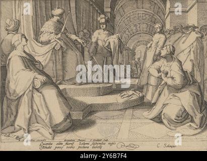 Salomo sitzt auf seinem Thron mit dem Zepter in der Hand. Für ihn die beiden Frauen, die beide dasselbe Kind beanspruchen. Die erste Frau kniet vor Salomo, die zweite steht und zeigt mit dem Finger auf das Kind. Das tote Kind liegt auf dem Boden vor dem Thron. Ein Soldat mit einem Schwert hält das lebende Kind im Arm. Anhänger eines Druckes mit Esther für König Ahasveros., Druck, Druckerei: Cornelis Jacobsz. Drebbel, (zum Gegenstand erwähnt), nach Entwurf von: Karel van Mander (I), (zum Gegenstand erwähnt), Herausgeber: Robert de Baudous, (zum Gegenstand erwähnt), Niederlande, ca. 1597, Pa Stockfoto