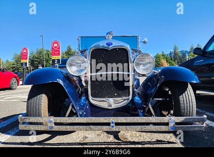 Seattle, WA, USA, 4. Juli 2024: 1930 Ford Model A v8 Roadster, blaue Vorderansicht. Der Ford Model A v8 Roadster ist ein beliebtes Auto der Welt Stockfoto