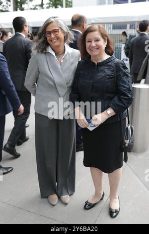 New York, NY - 24. September 2024: Brasilianische Botschafterin in den Vereinigten Staaten Maria Luiza Viotti und UN-Habitat-Exekutivdirektor Anacláudia Rossbach treffen sich während der 79. Sitzung der Generalversammlung der Vereinten Nationen mit Pressevertretern. Sie erörterten die führende Rolle Brasiliens bei globalen Wohnungsinitiativen und Bemühungen um städtische Nachhaltigkeit und betonten die Bedeutung der multilateralen Zusammenarbeit bei der Bewältigung der Herausforderungen im Bereich Klimawandel und Stadtentwicklung. Foto: Luiz Rampelotto/EuropaNewswire Stockfoto
