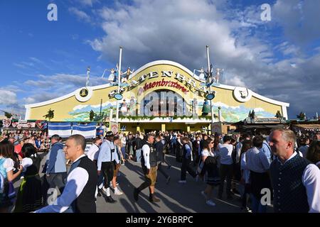 München, Deutschland. September 2024. 189. Oktoberfest Oktoberfest 2024 am 24. September 2024. Spatenbraeu OCHSENBRATEREI Festivalzelt, Zelt, Außenansicht, Außenansicht. ? Quelle: dpa/Alamy Live News Stockfoto