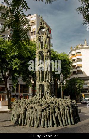 Tarragona, Spanien - 17. september 2024: Casteller-Denkmal des katalanischen Künstlers Francesc Anglis i Garcia in Tarragona, Katalonien, Spanien Stockfoto