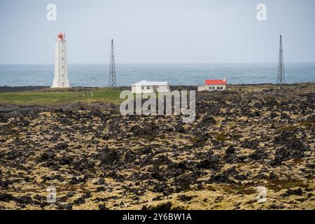 Die Londrangar Basalt Cliffs (Hellnar) in Island an einem Sommertag Stockfoto