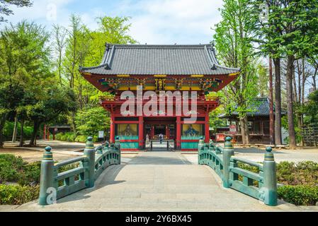 Haupthalle des Nezu-Schreins in tokio, japan. Übersetzung: Nezu-Schrein Stockfoto