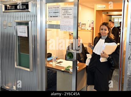 Rechtsanwalt Hayat Karim, dargestellt während der Entscheidung der Kammer des rates in der Akte Chovanec, vor dem Gericht Charleroi, Mittwoch, den 25. September 2024. Die Staatsanwaltschaft hat die Entlassung der 31 Angeklagten beantragt, während die Zivilpartei die Verweisung des Falls an die Gerichte beantragt hat. Jozef Chovanec starb am 27. Februar 2018 im Marie-Curie-Krankenhaus in Charleroi, wo er am 24. Februar nach einem Herzinfarkt verlegt worden war. Dieser slowakische Bürger war in einer Zelle am Flughafen Charleroi von verschiedenen Polizeibeamten brutal zurückgehalten worden, wo er boa wollte Stockfoto