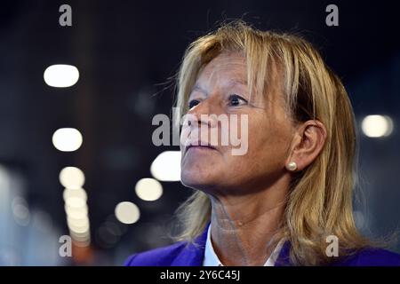 Ann Van den Steen, Anwältin Ann Van den Steen, Bild während der Entscheidung der Kammer des rates in der Akte Chovanec, vor dem Gericht Charleroi, Mittwoch, den 25. September 2024. Die Staatsanwaltschaft hat die Entlassung der 31 Angeklagten beantragt, während die Zivilpartei die Verweisung des Falls an die Gerichte beantragt hat. Jozef Chovanec starb am 27. Februar 2018 im Marie-Curie-Krankenhaus in Charleroi, wo er am 24. Februar nach einem Herzinfarkt verlegt worden war. Im Delirium wurde dieser slowakische Bürger von verschiedenen Polizeibeamten brutal in einer Zelle am Flughafen Charleroi festgehalten, wo er es beabsichtigte Stockfoto