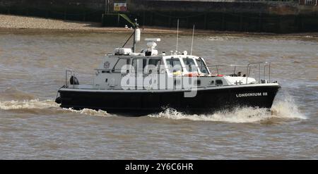 London, Großbritannien. August 2024. Port Health Authority (Londinium III) geht vorbei am National Maritime Museum in Greenwich an der Themse am 23. September 2024 Credit: Action Foto Sport/Alamy Live News Stockfoto