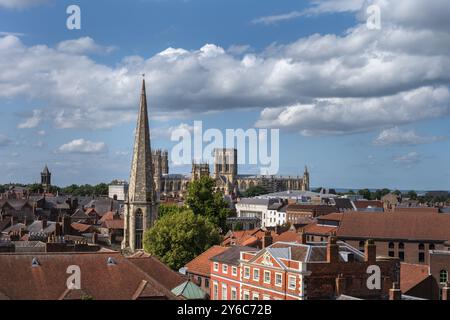 Blick auf York Minster vom Clifford's Tower, Yorkshire, England Stockfoto
