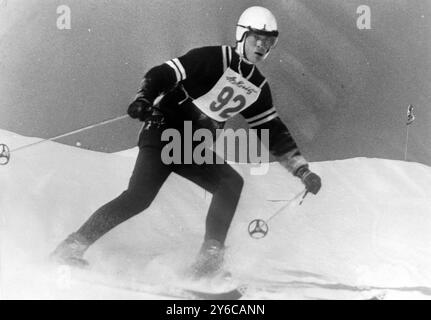 PRINZ MICHAEL VON KENT SKIFAHREN IN DER SCHWEIZ; 18. JANUAR 1964 Stockfoto