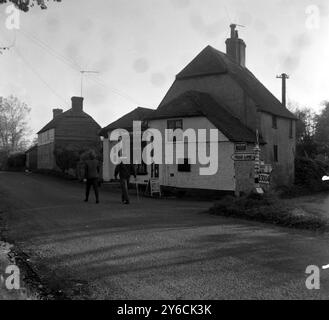 ] WINZIGES POSTAMT IM WEILER STANFORD IN HAMPSHIRE; 22. NOVEMBER 1963 Stockfoto