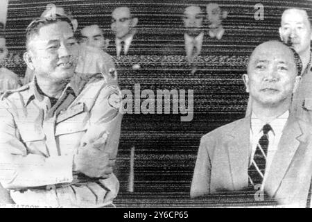 NEUE FÜHRER IN VIETNAM, GENERALMAJOR DUONG VAN MINH UND NGUYEN NGOC THOC IN SAIGON; 6. NOVEMBER 1963 Stockfoto