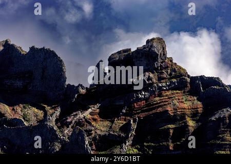 Abend in der Berglandschaft am Pico Ruivo auf Madeira, Portugal. Stockfoto