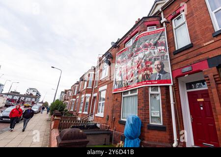 Manchester, Großbritannien. September 2024. MANCHESTER, Stadion Old Trafford, 25-09-2024, Saison 2024/2025, UEFA/FIFA internationaal während der Fans FC Twente in Manchester rund um das Stadion Credit: Pro Shots/Alamy Live News Stockfoto