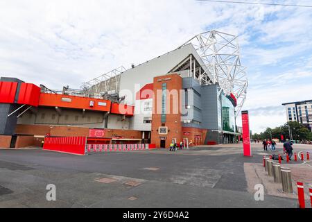 Manchester, Großbritannien. September 2024. MANCHESTER, Stadion Old Trafford, 25-09-2024, Saison 2024/2025, UEFA/FIFA internationaal während der Fans FC Twente in Manchester rund um das Stadion Credit: Pro Shots/Alamy Live News Stockfoto