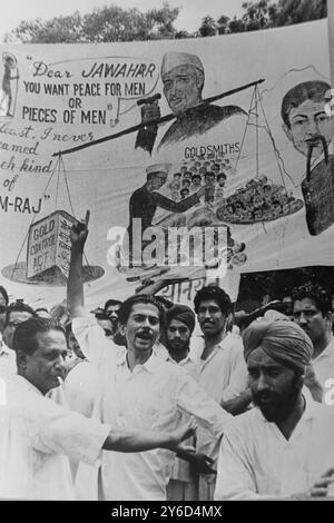 DEMONSTRATIONSPOSTER GEGEN DIE REGIERUNG IN NEU-DELHI, INDIEN; 15. AUGUST 1963 Stockfoto