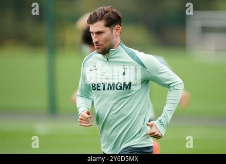 Ben Davies von Tottenham Hotspur während eines Trainings auf dem Hotspur Way Training Ground, London. Bilddatum: Mittwoch, 25. September 2024. Stockfoto