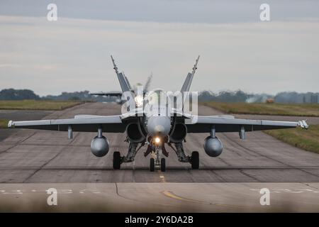 Waddington, Großbritannien. September 2024. Finnische Luftwaffe F-18 Taxis während der Übung von Cobra Warrior 24-2 Royal Air Force Waddington am 25. September 2024 in Waddington, Großbritannien (Foto: Alfie Cosgrove/News Images) in Waddington, Großbritannien am 25. September 2024. (Foto: Alfie Cosgrove/News Images/SIPA USA) Credit: SIPA USA/Alamy Live News Stockfoto