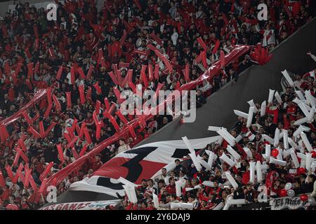 BUENOS AIRES, AR - 24.09.2024: RIVER PLATE X COLO - Fans von Argentina&#39;s River Plate während der zweiten Etappe des Copa Libertadores Viertelfinals im Monumental Stadion in Buenos Aires, Argentinien, Dienstag, 24. September 2024. (Foto: Gabriel Sotelo/Fotoarena) Stockfoto