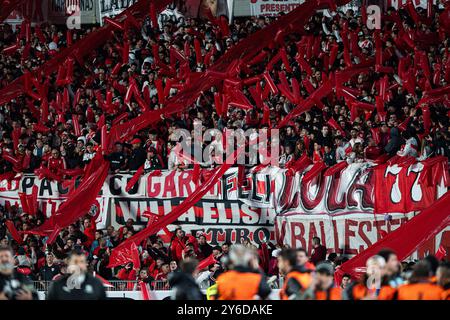 BUENOS AIRES, AR - 24.09.2024: RIVER PLATE X COLO - Fans von Argentina&#39;s River Plate während der zweiten Etappe des Copa Libertadores Viertelfinals im Monumental Stadion in Buenos Aires, Argentinien, Dienstag, 24. September 2024. (Foto: Gabriel Sotelo/Fotoarena) Stockfoto