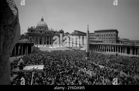 DER NEUE PAPST IST KARDINAL GIOVANNI BATTISTA MONTINI IN ROM, ITALIEN; 21. JUNI 1963 Stockfoto