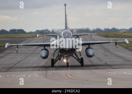 Waddington, Großbritannien. September 2024. Ein Taxi der polnischen Luftwaffe F-16 während der Übung von Cobra Warrior 24-2 Royal Air Force Waddington am 25. September 2024 in Waddington, Großbritannien (Foto: Alfie Cosgrove/News Images) in Waddington, Großbritannien am 25. September 2024. (Foto: Alfie Cosgrove/News Images/SIPA USA) Credit: SIPA USA/Alamy Live News Stockfoto