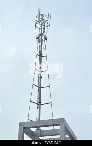 Bts-Turm gegen den Himmel Stockfoto