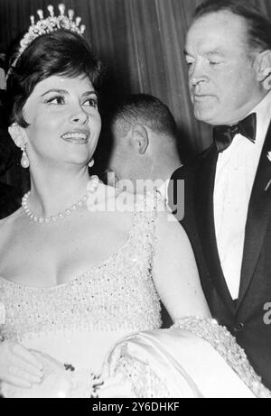 SCHAUSPIELER BOB HOPE MIT GINA LOLLOBRIGIDA IN NEW YORK; 9. MAI 1963 Stockfoto