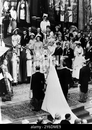 PRINZESSIN ALEXANDRA VON KENT MIT ANGUS OGILVY WEDDING IN LONDON; 22. APRIL 1963 Stockfoto