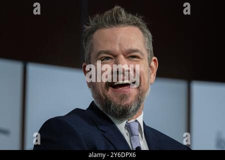 Schauspieler Matt Damon, Mitbegründer von Water.org, sitzt auf einer Podiumsdiskussion, als Mike Bloomberg am 24. September 2024 den Earthshot Innovation Summit im Plaza Hotel in New York, NY, ausrichtet. (Foto: Laura Brett/SIPA USA) Credit: SIPA USA/Alamy Live News Stockfoto