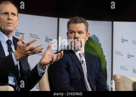 Der Schauspieler und Mitbegründer von Water.org Matt Damon sitzt am 24. September 2024 auf einer Podiumsdiskussion auf dem The Earthshot Innovation Summit von Mike Bloomberg im Plaza Hotel in New York, NY. (Foto: Laura Brett/SIPA USA) Credit: SIPA USA/Alamy Live News Stockfoto