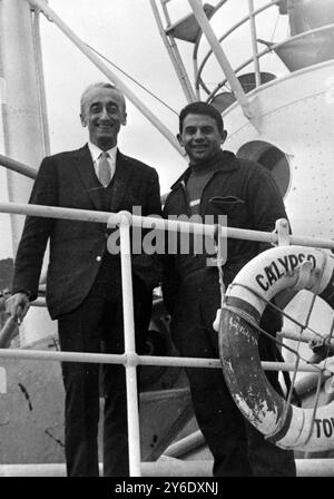 ALBERT FALCO MIT JACQUES-YVES COUSTEAU AM CALYPSO RED SEA IN NICE / ; 27. FEBRUAR 1963 Stockfoto