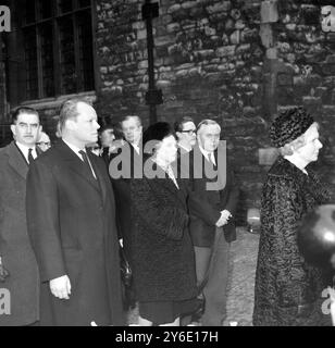 WEST-BERLINER BÜRGERMEISTER WILLY BRANDT UND HAROLD WILSON NACH DER HUGH GAITSKELL GEDENKFEIER / ; 31. JANUAR 1963 Stockfoto