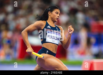 Nicole Yeargin nimmt an der 4X400 Meter Staffel bei den Olympischen Spielen 2024 in Paris Teil. Stockfoto