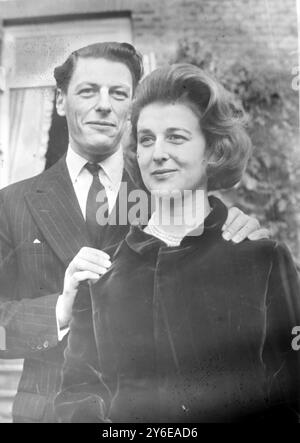VERLOBUNG VON PRINZESSIN ALEXANDRA UND ANGUS JAMES BRUCE OGILVY IM KENSINGTON PALACE LONDON; 30. NOVEMBER 1962 Stockfoto